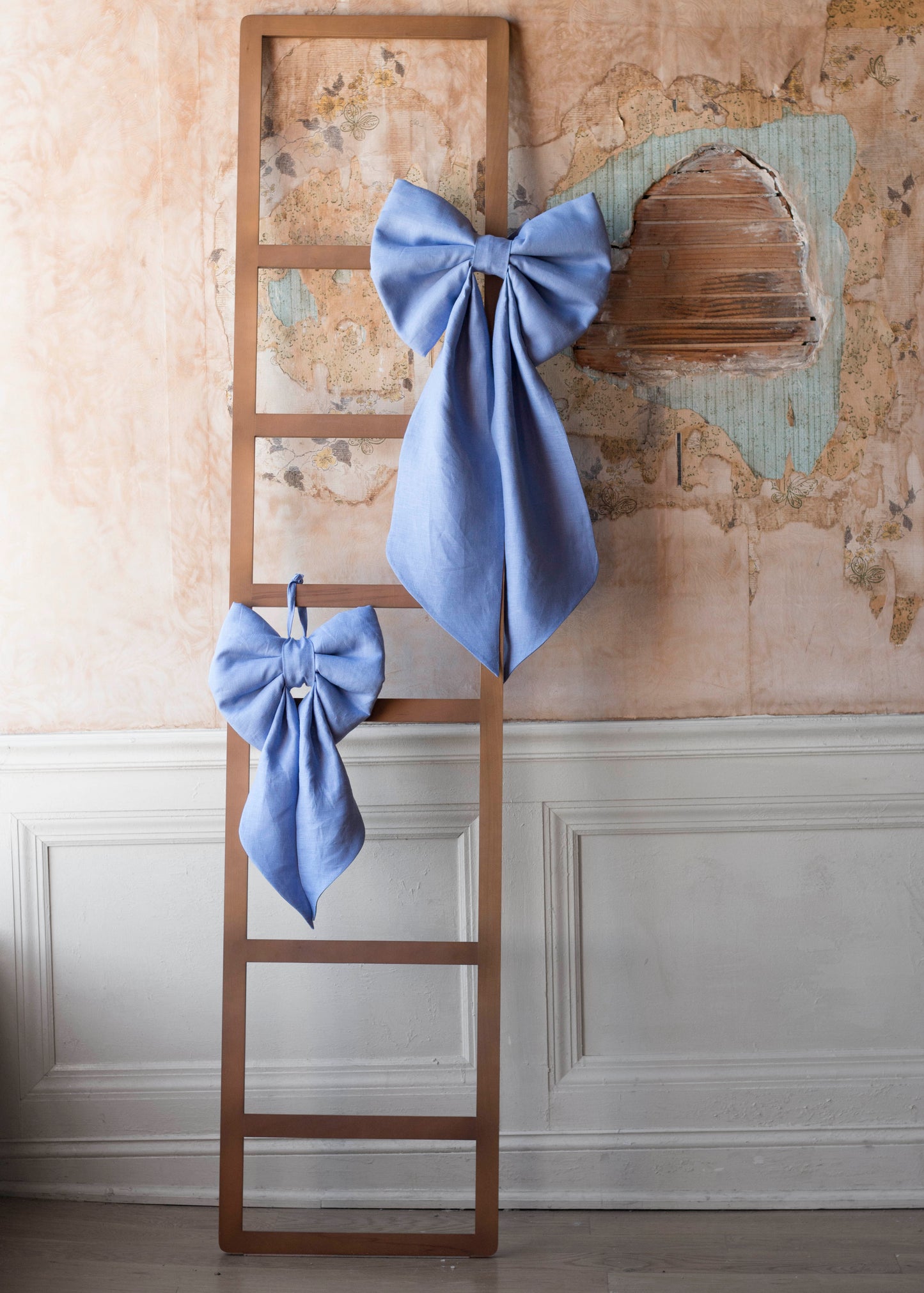 Cornflower Giant Linen Bow